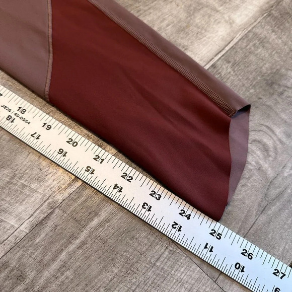 GYMSHARK Legacy Euphoria Leggings in Mauve / Red / Pink Size Small - Raw Hem - Picture 4 of 5